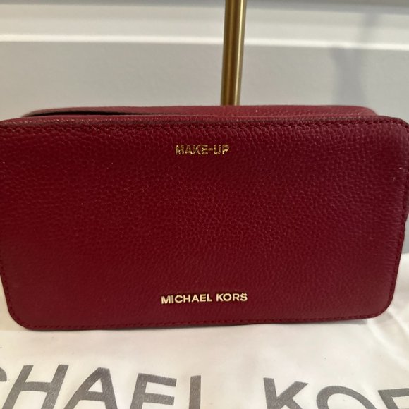 Authentic Michael Kors Jet Set Pebbled Leather Make-Up Bag in Red, EUC Like New! - Picture 1 of 8